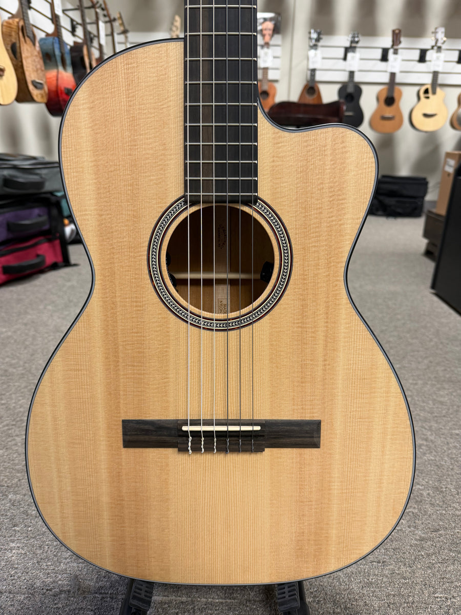 Martin 000C12-16E Nylon Acoustic/Electric Guitar w/Case - Pre Loved