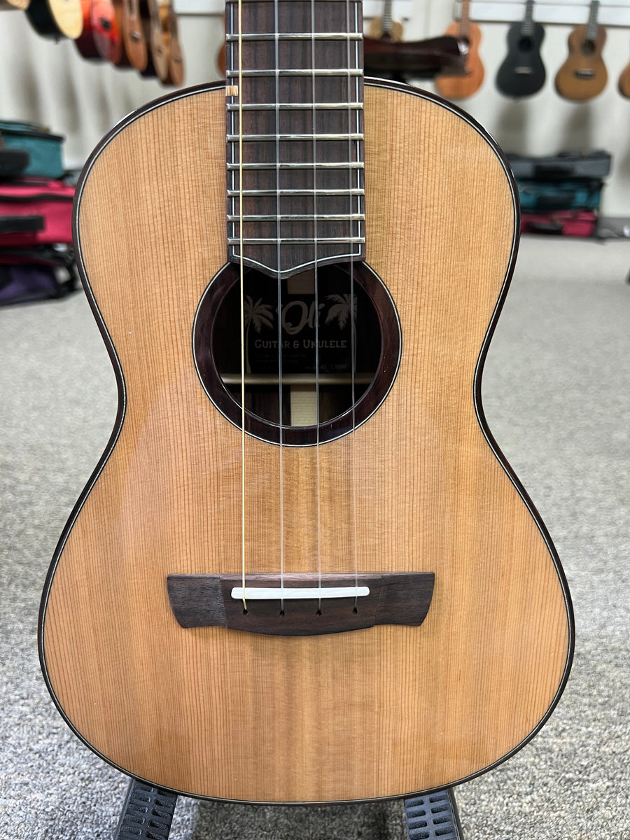 Oli X2-TCRBW Solid Cedar/Rosewood Tenor Ukulele w/Case - Limited