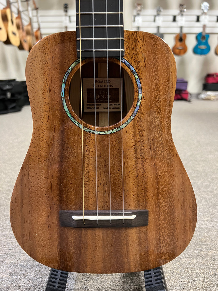 Dreadnought ukulele deals