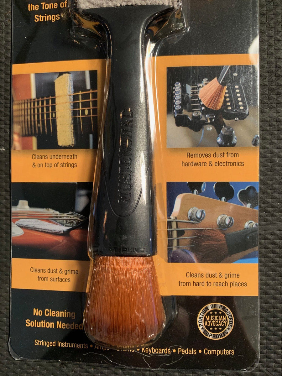 ukulele pedals Music Nomad Ukulele Cleaner - Uke Cleaning Tool