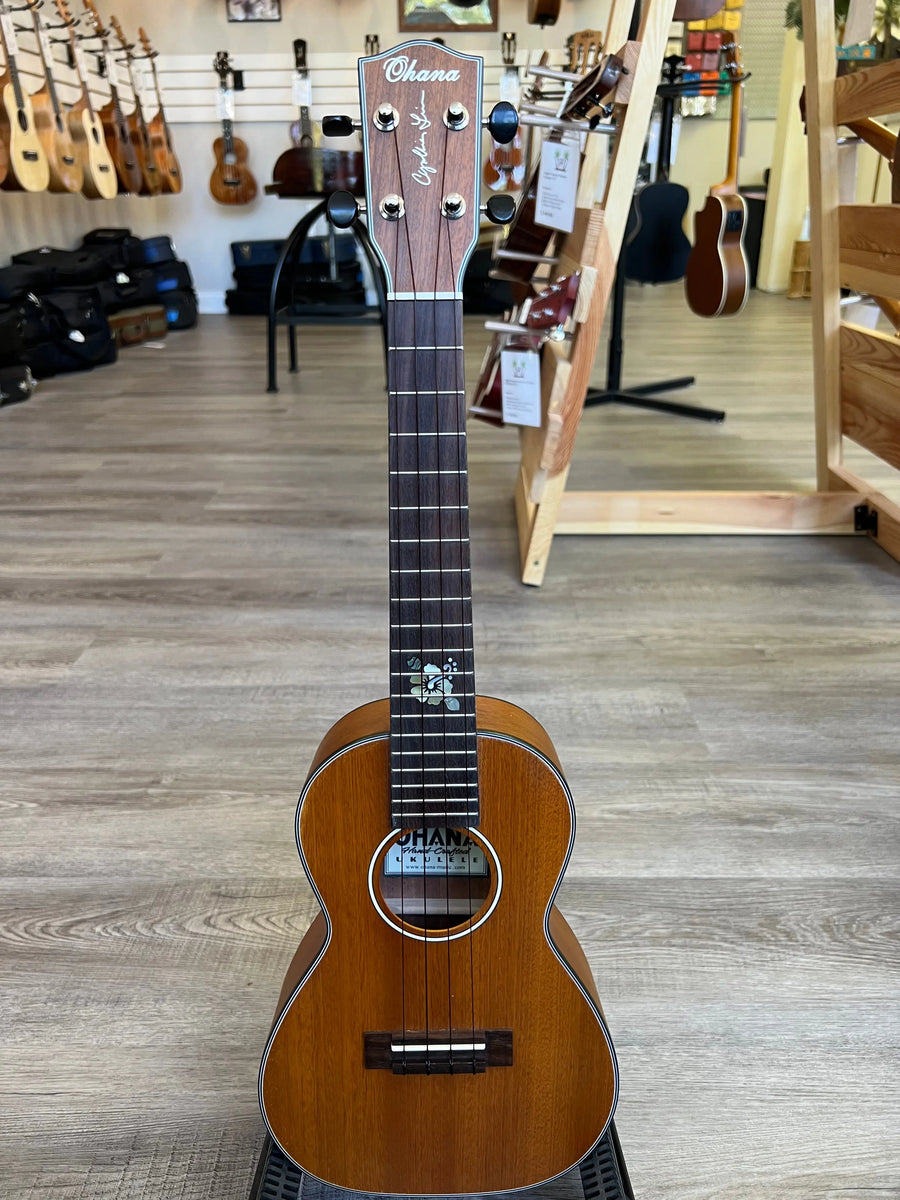 OHANA CK14CL Mahogany Concert Ukulele w/Case Cynthia Lin Signature