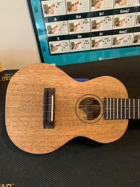 PONO MGC Solid Mango Concert Ukulele