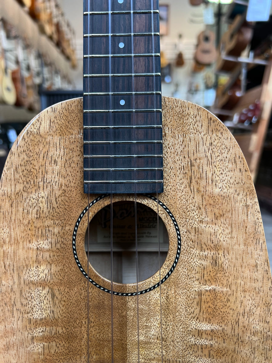 PONO MGCDP Solid Mango Pineapple Deluxe Concert Ukulele - Aloha