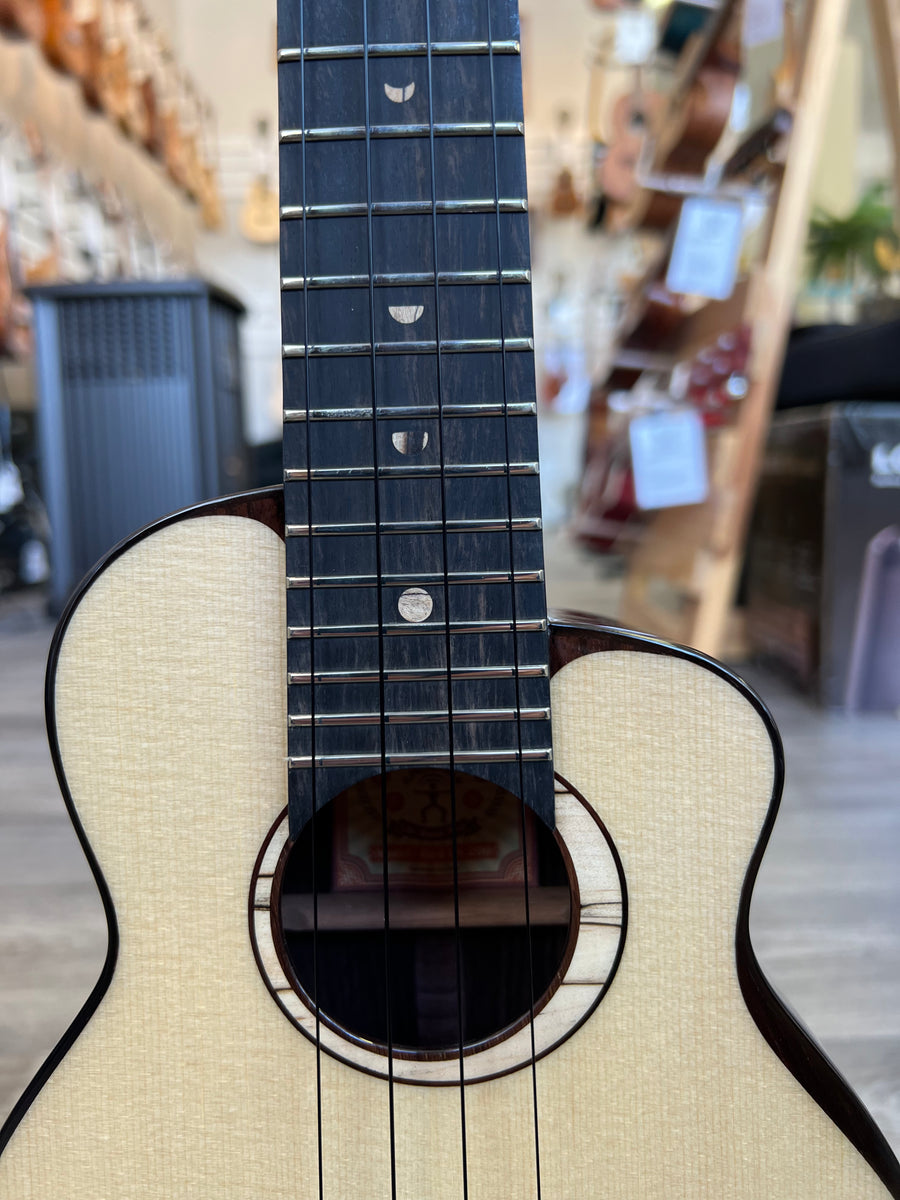 aNueNue US-200 Soprano Ukulele - Moon Bird Series - Solid Spruce/Solid Rosewood