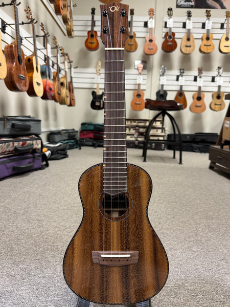 Oli X1-CA Solid Acacia Concert Ukulele w/Case