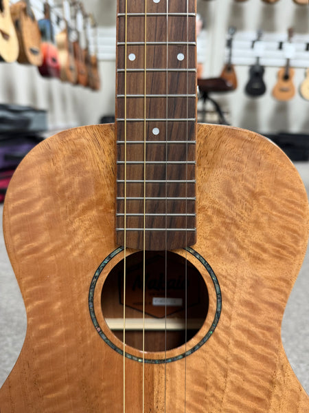 Makaio MSMBS-10 Steel String Spalted Mango Baritone Ukulele w/Case