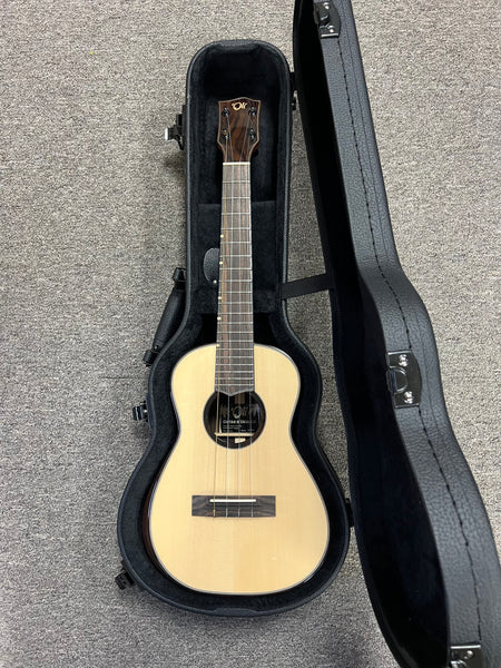 Oli L2-TSE Solid Spruce/Ebony Tenor Ukulele w/Case