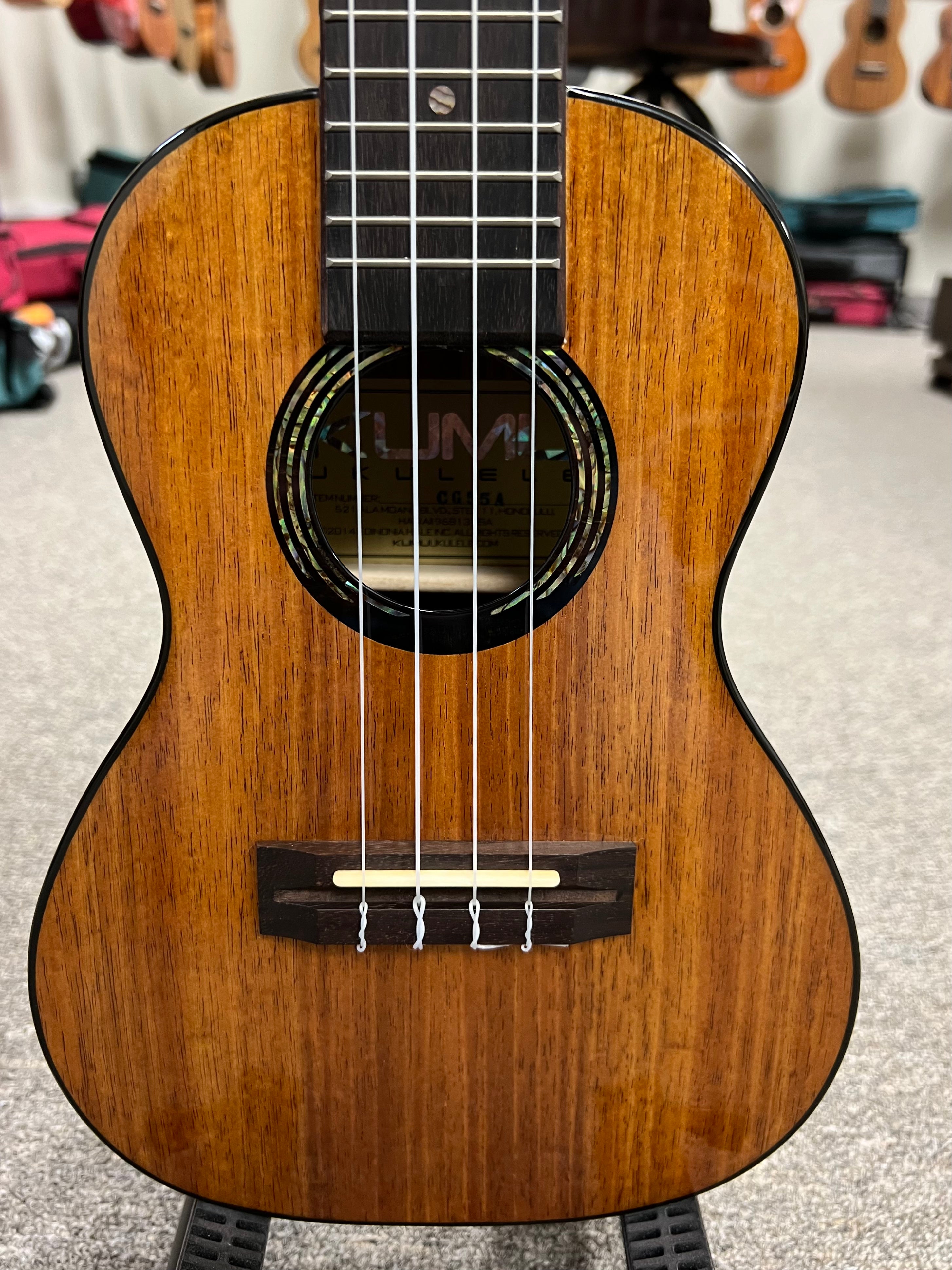 KUMU CG-55A Koa Concert Ukulele - Gloss Finish KUMU CG-55A Koa Concert Ukulele - Gloss Finish