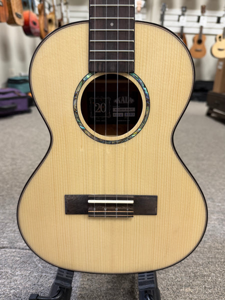 KALA KA-20th-SQS-T Solid Spruce/Quilted Sapele Tenor Ukulele w/Case - 20th Anniversary Limited Edition