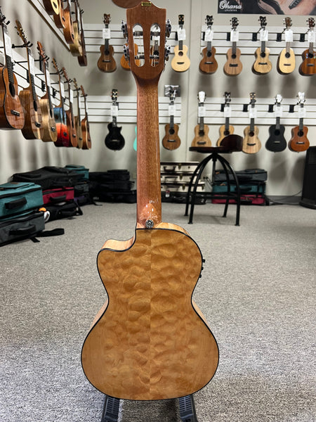 LANIKAI QM-NACET Quilted Maple Electric Tenor Ukulele w/Case - Natural