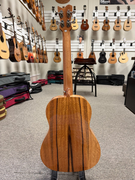 Makaio MSMBXS-10E Large Body Steel String Spalted Mango Electric Baritone Ukulele w/Case
