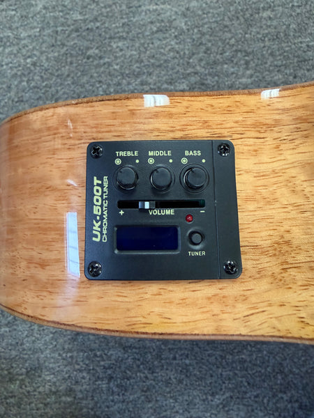 Makaio MSMBXS-10E Large Body Steel String Spalted Mango Electric Baritone Ukulele w/Case