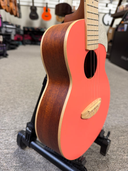 aNueNue UC-10 Solid Spruce/Mahogany Concert Ukulele w/Case - Living Coral