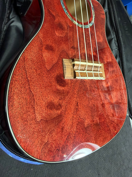 LANIKAI QM-RDCEC Quilted Maple Electric Concert Ukulele w/Case- Pre Loved - Transparent Red