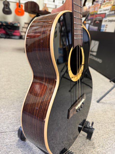 Flight 4SB Four String Boy Baritone Ukulele w/Case - B Stock