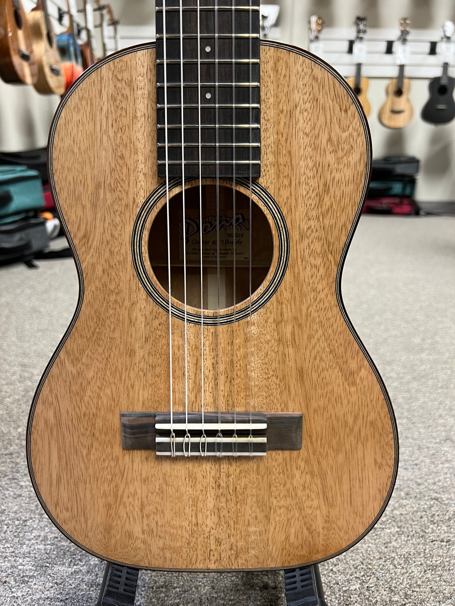 PONO MGBD-6 Solid Mango Deluxe 6-String Guitalele w/Case - Guitarlele - Ukulele