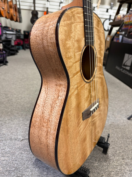 Pono BN4-3 Solid Mango Large Body Baritone Nui Ukulele w/Case
