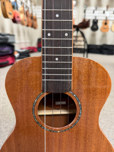 Makaio MMT-10 Mahogany Tenor Ukulele w/Case
