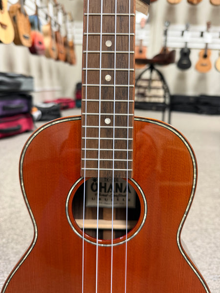 OHANA TK-50G Tenor Ukulele - Solid Cedar/Solid Rosewood