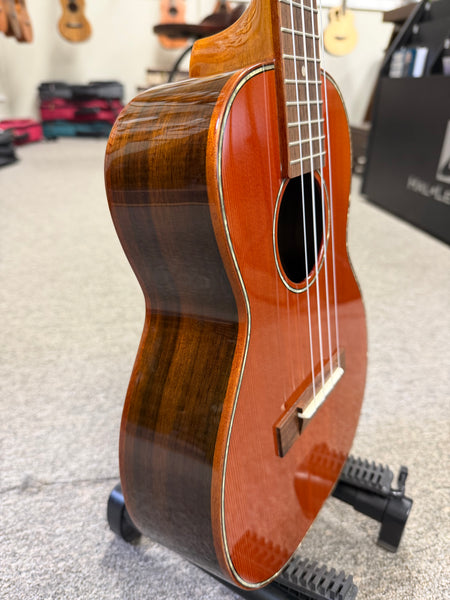 OHANA TK-50G Tenor Ukulele - Solid Cedar/Solid Rosewood