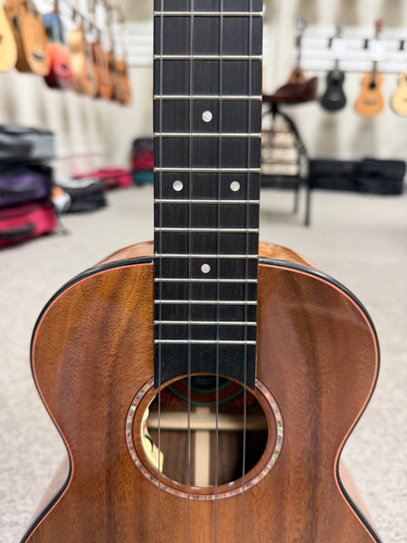 Flight Phantom Solid Acacia Electric Tenor Ukulele w/Case - Royal Series