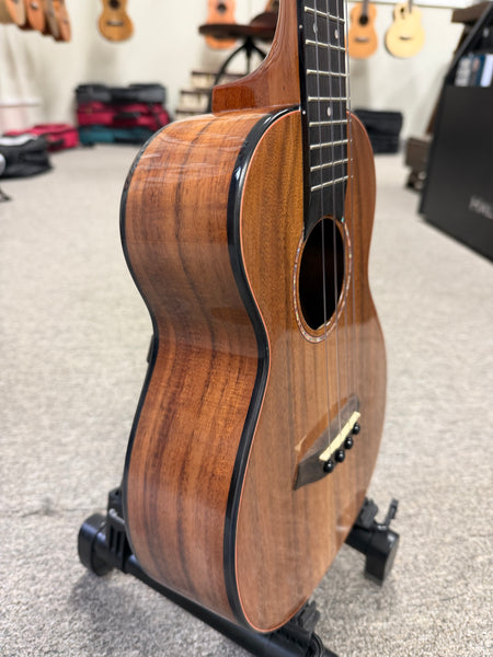 Flight Phantom Solid Acacia Electric Tenor Ukulele w/Case - Royal Series