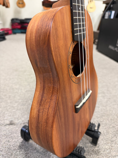 Risa Solid Koa Tenor Ukulele - UKA-KOA-BAT