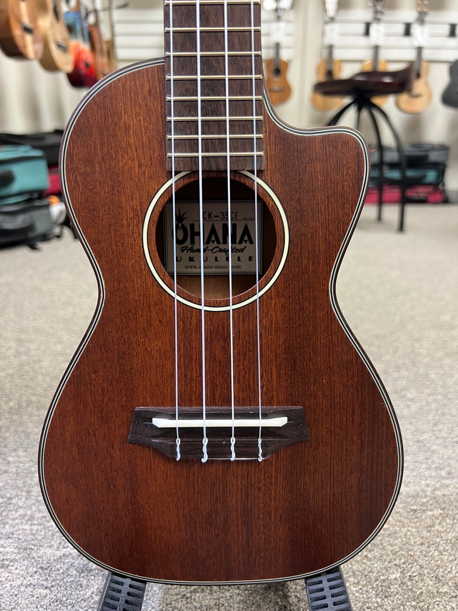 Ohana CK-35CE Mahogany Electric Concert Ukulele w/Cutaway - Solid Mahogany