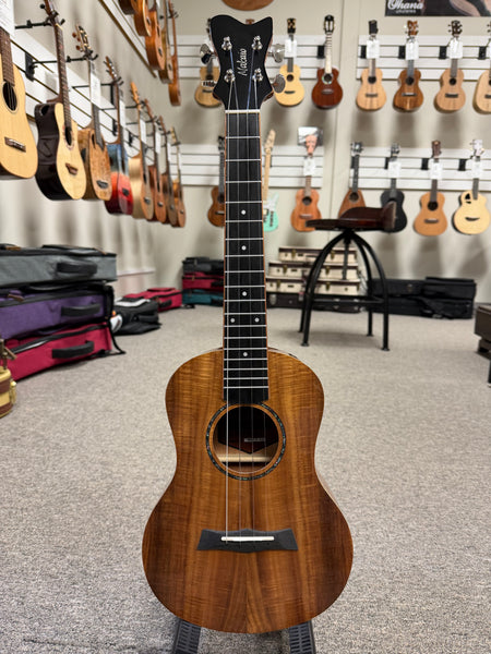 Makaio MKT-10 Koa Tenor Ukulele w/Case