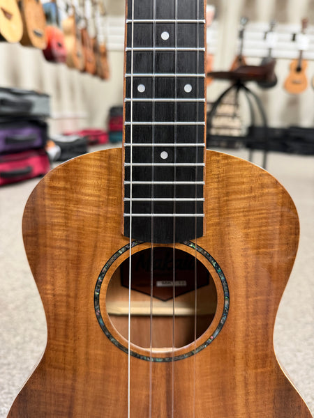 Makaio MKT-10 Koa Tenor Ukulele w/Case