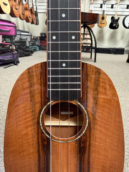 Makaio MSMTP-10 Spalted Mango Pineapple Concert Long Neck Ukulele w/Case