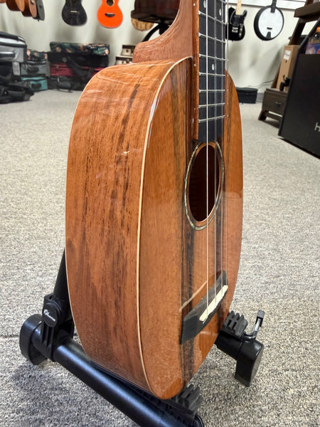Makaio MSMTP-10 Spalted Mango Pineapple Concert Long Neck Ukulele w/Case