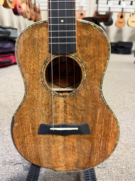 Makaio MSMT-20 Solid Spalted Mango Tenor Ukulele w/Case #1 - Comfort Armrest
