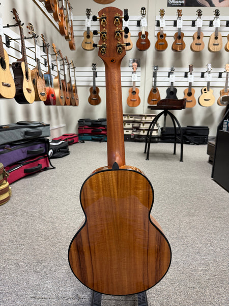 Flight GUT-850 Guitarlele w/Case - Solid Spruce/Acacia Guitalele