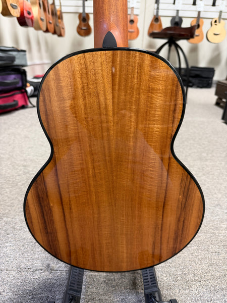 Flight GUT-850 Guitarlele w/Case - Solid Spruce/Acacia Guitalele