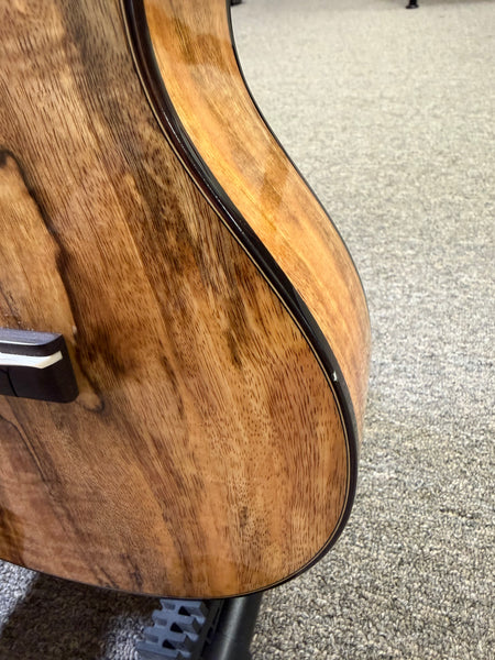 Risa Solid Spalted Mango Tenor Ukulele - Pre Loved -  UKA-MAN-BAT
