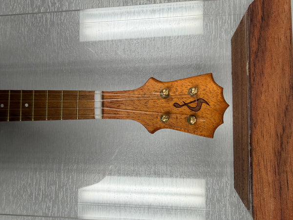 Pops KoAloha Masterpiece Mini Sceptre Ukulele w/Display Case - UkeSA