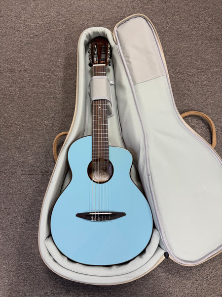 aNueNue Nino 520SB Solid Spruce/Mahogany 6 String Baritone Ukulele/Mini Guitar w/Case - Summer Blue