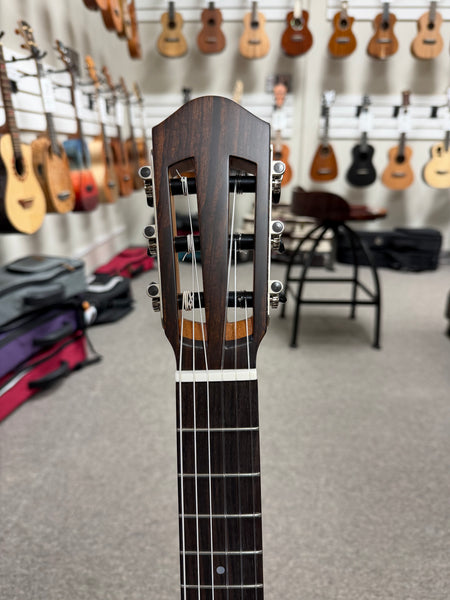 aNueNue Nino 520AC Solid Cedar/Mahogany 6 String Baritone Ukulele/Mini Guitar w/Case