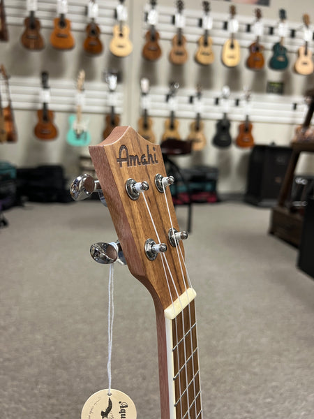 AMAHI UK660C Concert Ukulele w/Case - Koa Wood - UK-660C