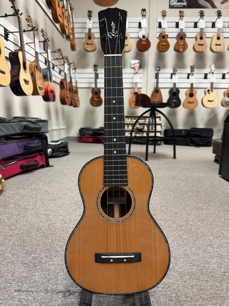 Romero Creations Solid Cedar/Rosewood Signature Replica Tenor Ukulele w/Case - RC-R-CRW