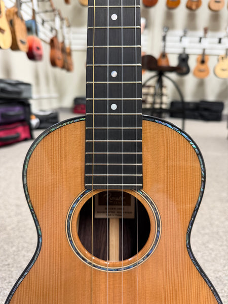Romero Creations Solid Cedar/Rosewood Signature Replica Tenor Ukulele w/Case - RC-R-CRW