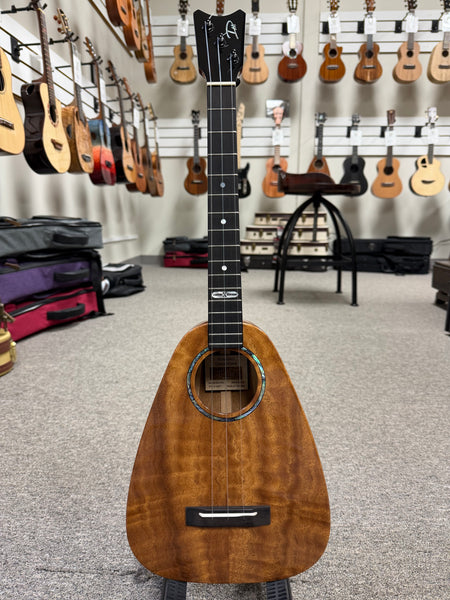 Romero Creations TT3 'Ekolu 3 String Solid Phoenix Tiny Tenor Ukulele w/Case
