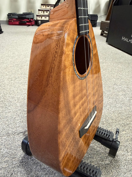 Romero Creations TT3 'Ekolu 3 String Solid Phoenix Tiny Tenor Ukulele w/Case