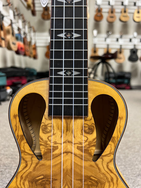 AMAHI C-10 African Burl Concert Ukulele w/Case