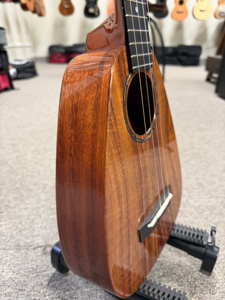 Romero Creations Solid Koa Tiny Tenor Ukulele w/Case - RC-TT-K