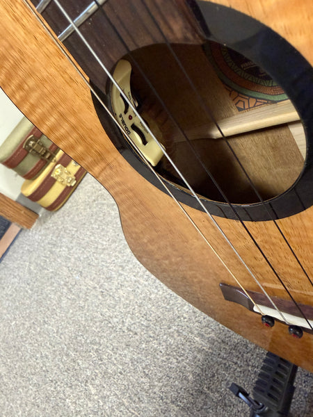 Flight Fireball Solid Mango Electric Baritone Ukulele - Pre Loved