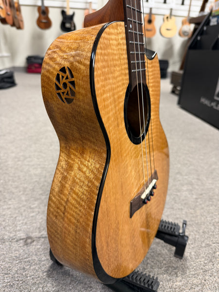 Flight Fireball Solid Mango Electric Baritone Ukulele - Pre Loved