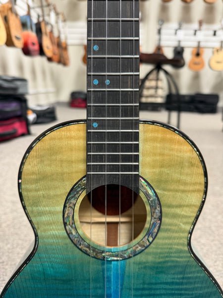 Flight A10FM Solid Flamed Maple Faded Blue 10th Anniversary Tenor Ukulele w/Case