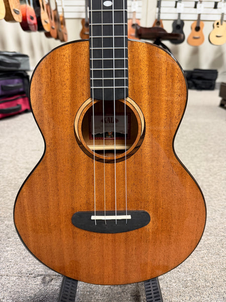 KALA KA-CT-SMH-BG Solid Mahogany Baritone Ukulele w/Case - Contour Series